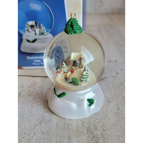 Hallmark bringing home the tree snow globe ornament Xmas - Picture 3 of 8